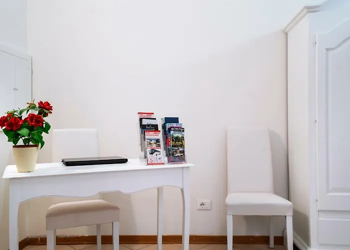 Live Florence Guest House