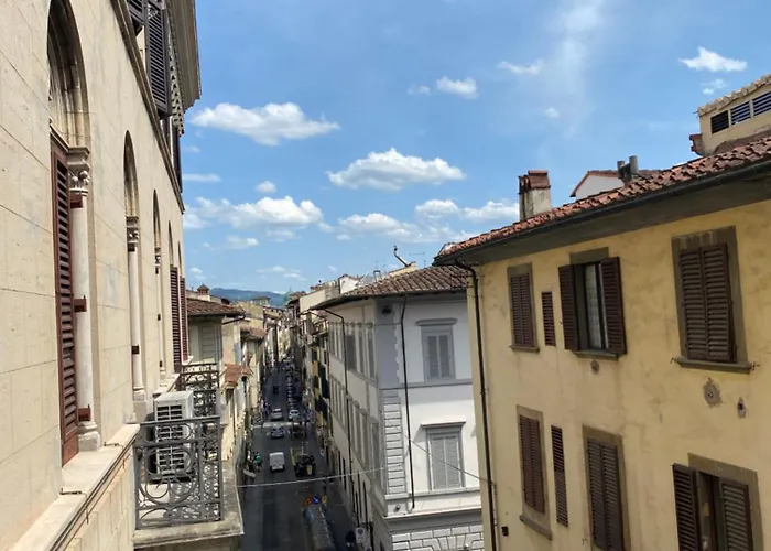 Live Florence Guest House